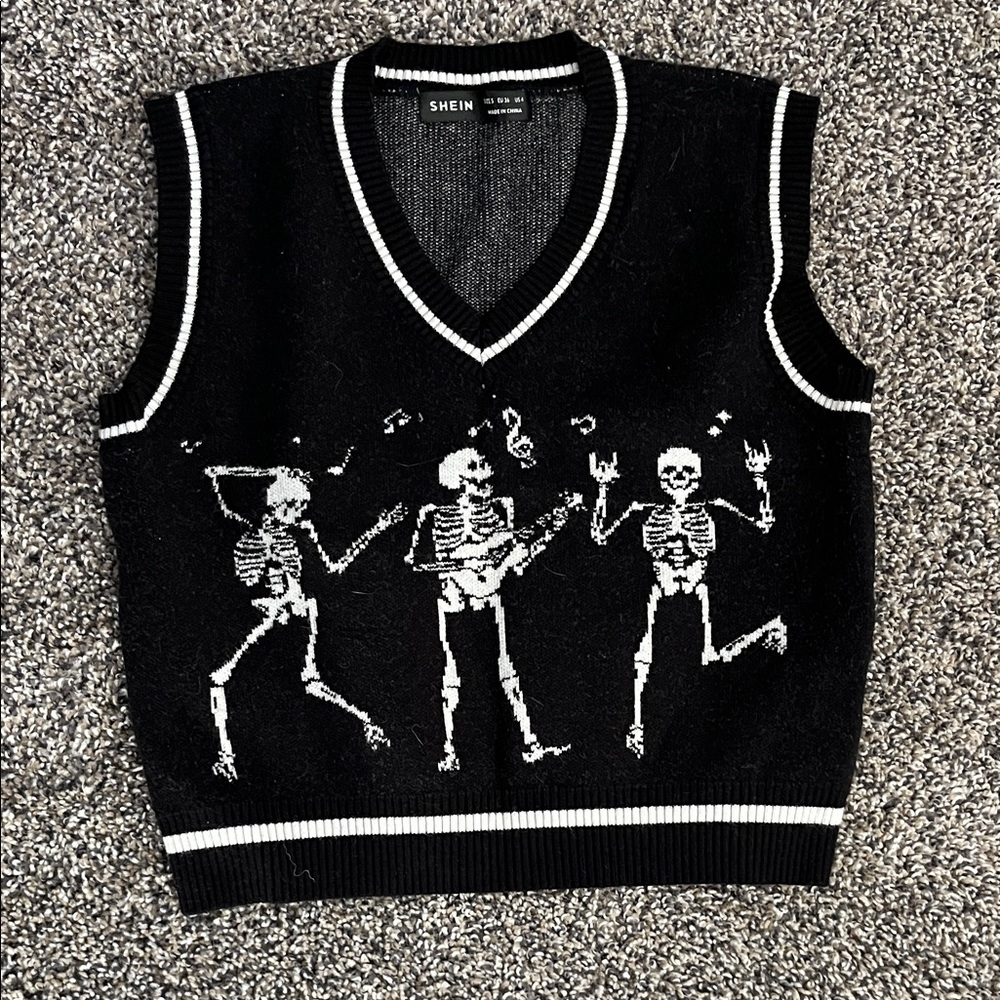 SHEIN Black and White Skeleton Graphic Vest